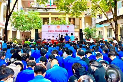 Chi đoàn TAND tỉnh Quảng Ngãi tuyên truyền pháp luật thông qua phiên tòa giả định