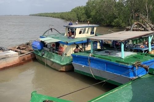 Lập đường dây nóng, mở cao điểm xử lý vi phạm khai thác cát trái phép