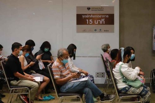 Số ca mắc COVID-19 mới theo ngày tăng gấp đôi ở Bangkok, Thái Lan