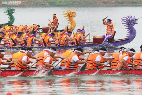Sôi động giải bơi chải ở Lễ hội Đền Hùng