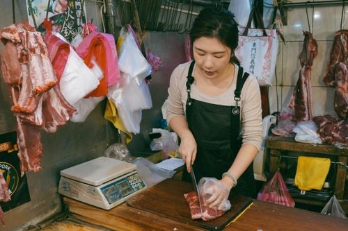 Trung Quốc kêu gọi cử nhân thất nghiệp đi lao động chân tay