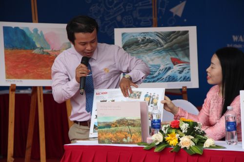 Học sinh háo hức đoán cảnh Việt trong sách