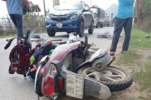 Tạm giam tài xế xe bán tải sau tai nạn làm 2 người chết