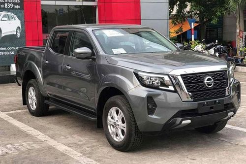 Nissan Navara tại Việt Nam 'đại hạ giá', cao nhất tới 120 triệu đồng