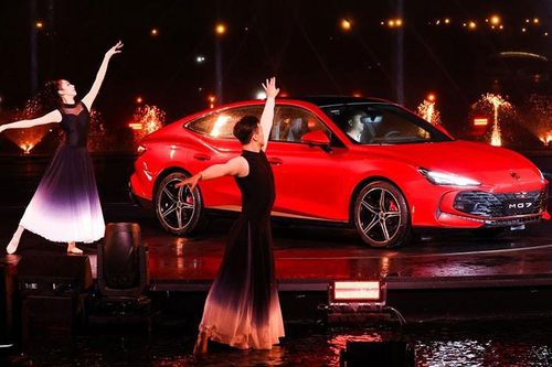 MG7 'bằng xương, bằng thịt' chỉ từ 410 triệu đồng, sắp về Việt Nam