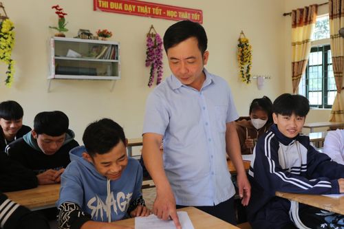 Thầy giáo 'văn võ song toàn'