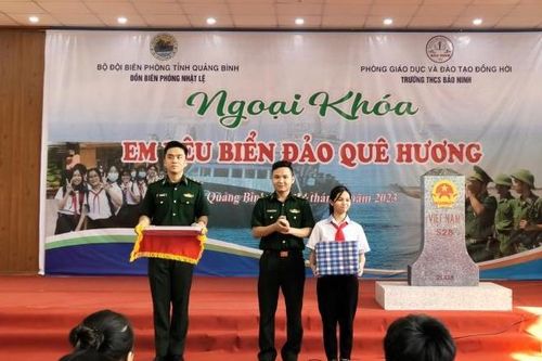 Quảng Bình: Tuyên truyền Luật Biên phòng Việt Nam cho các em học sinh khu vực biên giới biển