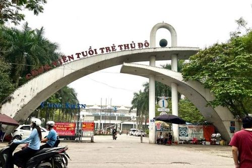 Hà Nội: Nhiều công viên xuống cấp, bị 'xẻ thịt' làm kinh doanh