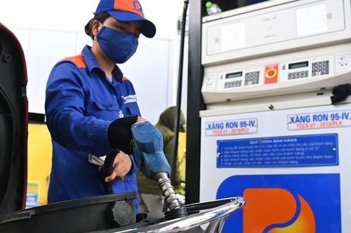 Bộ Công Thương chính thức đề xuất cho phép doanh nghiệp bán lẻ xăng dầu đươc lấy từ nhiều nguồn