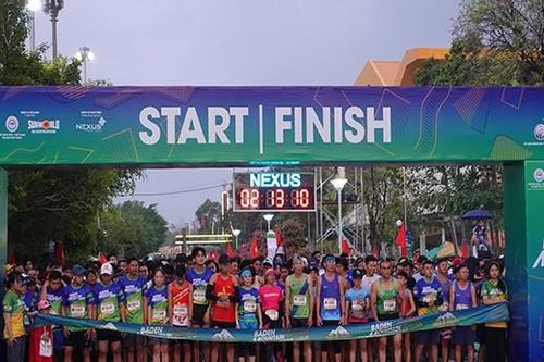 Hơn 7000 vận động viên dự giải chạy BaDen Mountain Marathon 2023