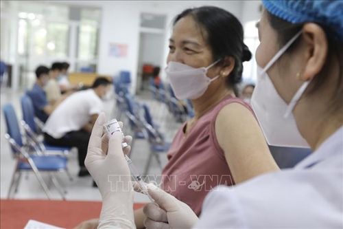 Tăng cường tiêm vaccine phòng COVID-19, ưu tiên bảo vệ nhóm nguy cơ cao