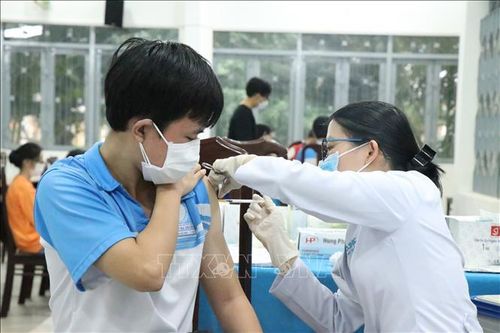 Đẩy nhanh tiến độ tiêm vaccine phòng COVID-19 cho trẻ từ 5 - 17 tuổi