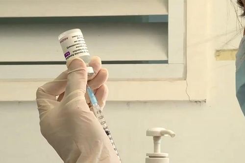 TP Hồ Chí Minh bảo vệ người thuộc nhóm nguy cơ bằng vaccine
