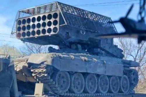 Nga trang bị giáp lồng cho siêu pháo 'lửa mặt trời' TOS-1A