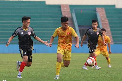 Rút gọn danh sách ĐT U22 Việt Nam dự SEA Games 32; Man Utd vào chung kết Cup FA gặp Man City