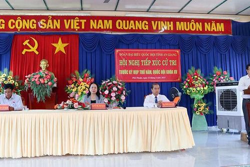 Phó Chủ tịch nước Cộng hòa XHCN Việt Nam Võ Thị Ánh Xuân tiếp xúc cử tri An Giang