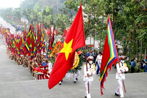 Nhiều hoạt động hấp dẫn tại lễ hội Đền Hùng