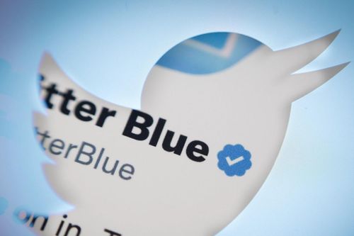 Twitter hỗn loạn vì tick xanh
