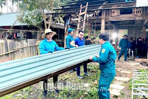 Phát triển đảng viên trong dân quân, tự vệ