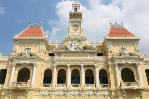 Tham quan trụ sở UBND TP. Hồ Chí Minh dịp nghỉ lễ