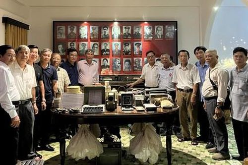 Họp mặt nhân kỷ niệm 48 năm Ngày Giải phóng miền Nam, thống nhất đất nước