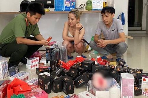 Phát hiện cửa hàng kinh doanh mặt hàng 'nhạy cảm' không rõ nguồn gốc xuất xứ