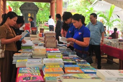 Lần đầu tiên diễn ra hội sách 'lớn chưa từng có' ở Ba Đồn