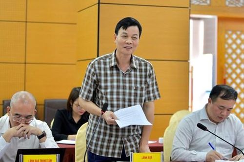 Quảng Ninh: Đến 28/4 sẽ hoàn thành thu gom phao xốp trôi nổi trên vịnh Hạ Long