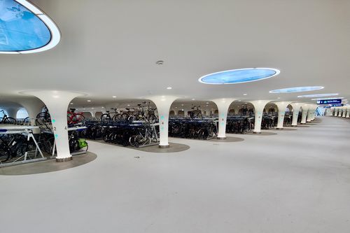 Bãi gửi xe đạp dưới nước ở Hà Lan khiến cả thế giới chú ý