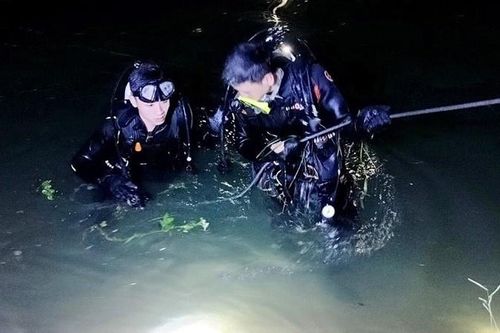 Tìm thấy thi thể học sinh lớp 5 ở kênh Bắc