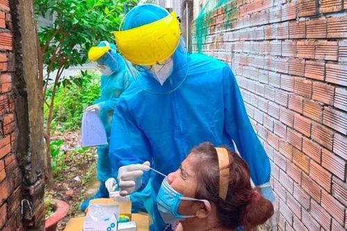 CDC Cần Thơ lí giải việc lấy 68.000 mẫu xét nghiệm nhanh Covid-19 ở cộng đồng