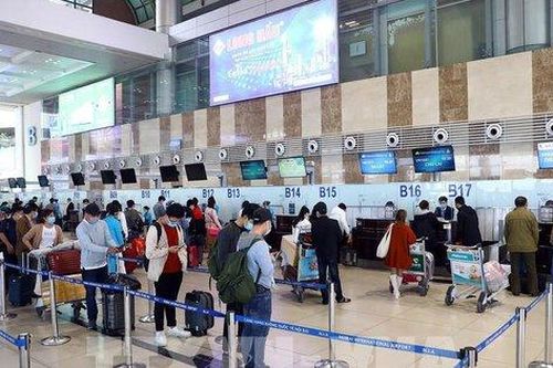 Tiếp thu góp ý của hành khách về lối đi ưu tiên tại sân bay
