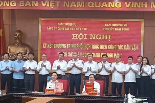 Ký kết thực hiện công tác dân vận 'Cảnh sát biển đồng hành với ngư dân'