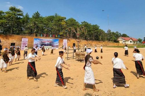 Tái hiện lễ hội 'mừng lúa mới' của người Chu Ru