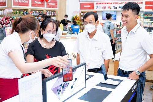 Hàng điện tử giảm giá ngay trước lễ