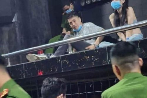 Hải Dương: Bắt quả tang DJ Thái Hoàng tàng trữ ma túy tại Ruby Club 18