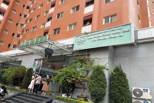 PK nha khoa 360 Dental bị tố nhổ nhầm răng khách hàng hoạt động 'chui'?