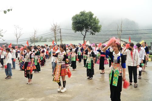 Chờ giải pháp dài hơi cho trường bán trú