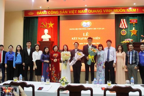 'Ngôi trường trăm tuổi' có học sinh đầu tiên được kết nạp Đảng