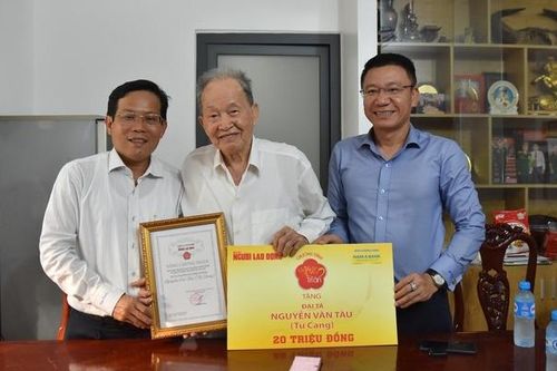 Chương trình 'Mai Vàng tri ân' của Báo Người Lao Động đến với nhà tình báo Tư Cang