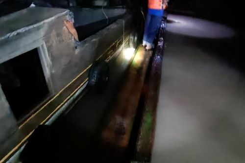 Trà Vinh: 3 đối tượng lợi dụng trời tối khai thác cát trái phép bị bắt quả tang