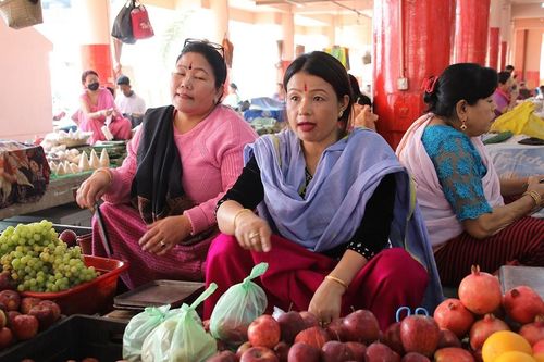 Khu chợ độc đáo có hơn 5.000 gian hàng nhưng chỉ phụ nữ được ngồi bán