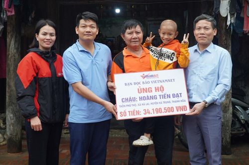 Bạn đọc VietNamNet giúp em Hoàng Tiến Đạt chữa bệnh u não