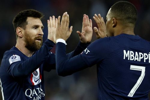 PSG lỗ kỷ lục, khó giữ chân Messi