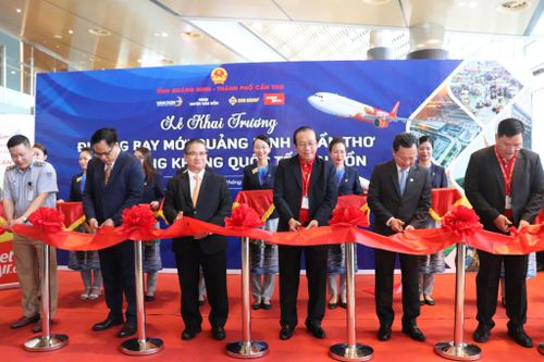 Khai trương đường bay Vân Đồn – Trà Nóc