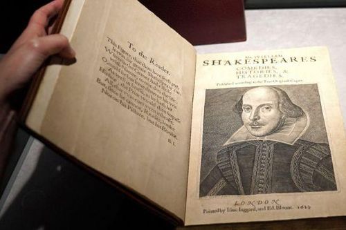 Triển lãm tuyển tập 'First Folio' của đại văn hào William Shakespeare