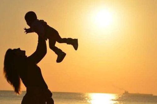 Cha mẹ làm được điều đơn giản này sẽ giúp con phát triển IQ và EQ