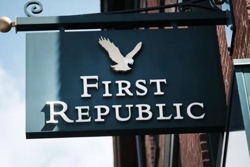 Ngân hàng Mỹ First Republic bị rút 100 tỷ USD tiền gửi trong 1 tháng