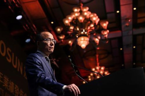 'Warren Buffett Trung Quốc' bán vội tài sản để cứu công ty