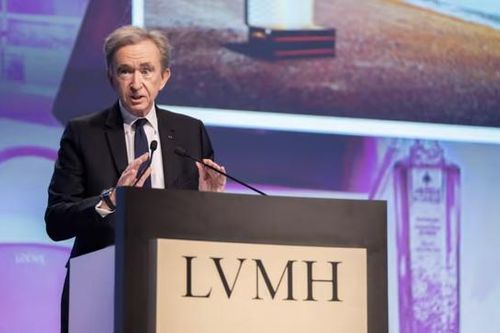 'Đế chế' đồ hiệu LVMH trở thành công ty châu Âu đầu tiên đạt mốc vốn hóa 500 tỷ USD